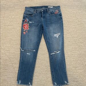 EUC Blank NYC Distressed cropped jeans w/ Embroidery size 26 - RUN BIG